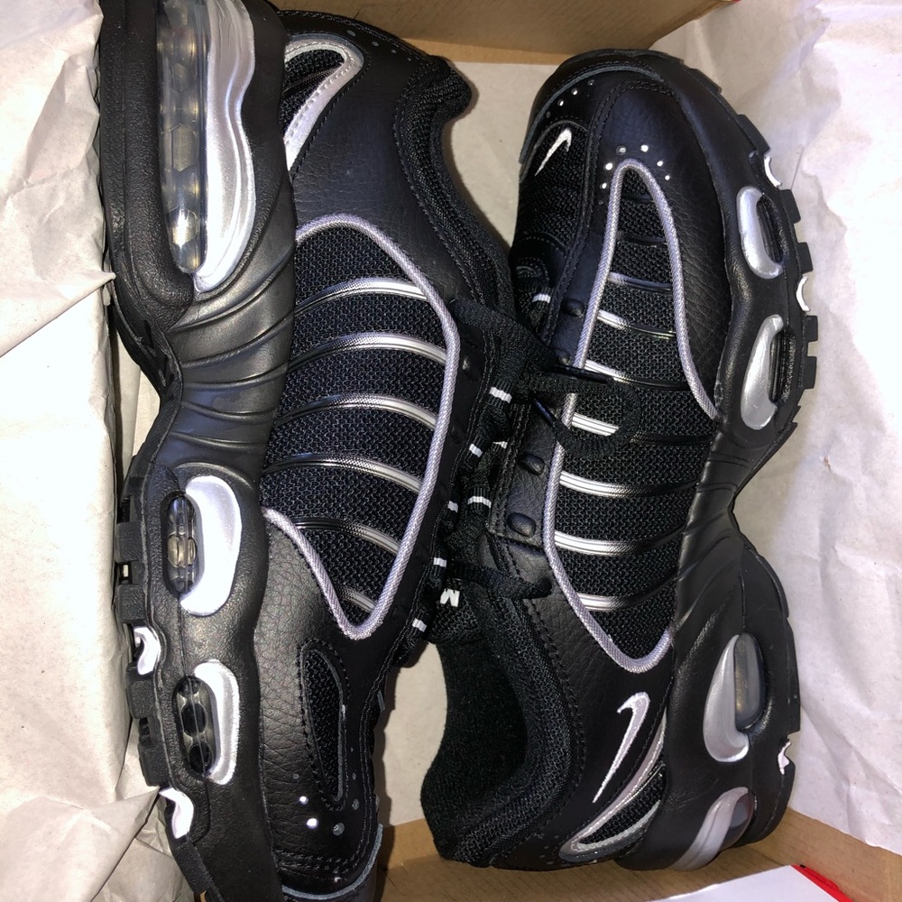 Nike air max’s tailwind